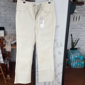 Good American Women's Straight Leg Cream Jeans